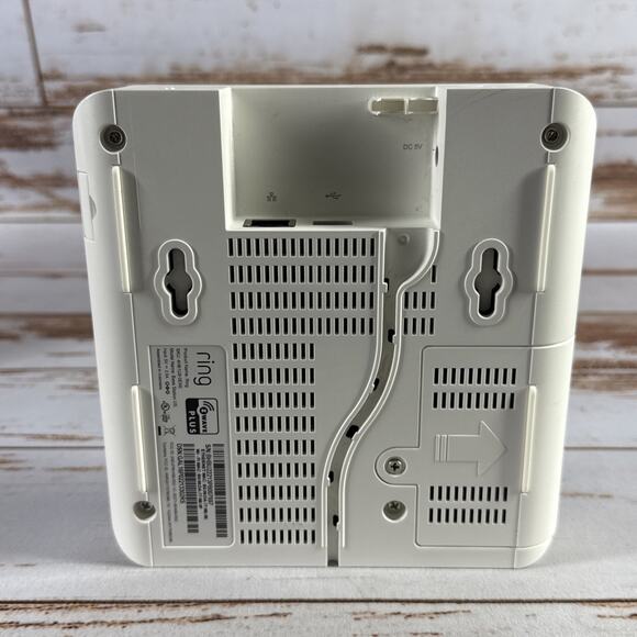 Ring Alarm Base Station US 4HB1U90EN0 Z Wave Plus White w/ No Power Cable - Picture 4 of 5